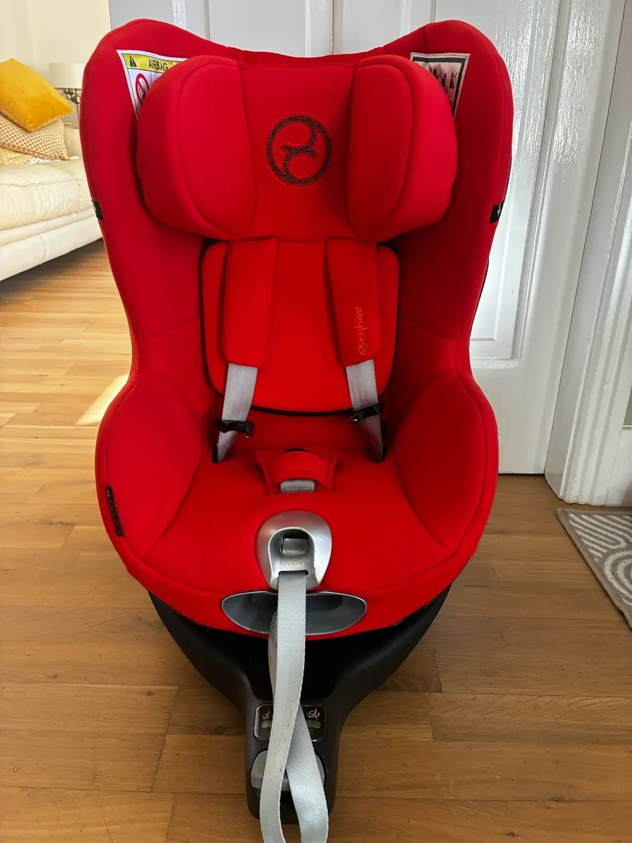 Cybex Sirona I size platinum carseat and isofox - Image 2