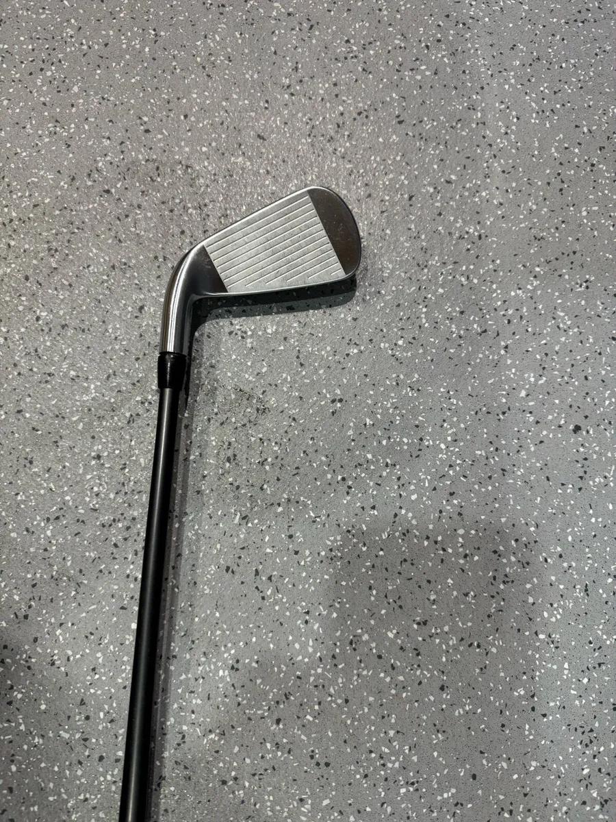 Titleist U510 4 Iron - Image 3