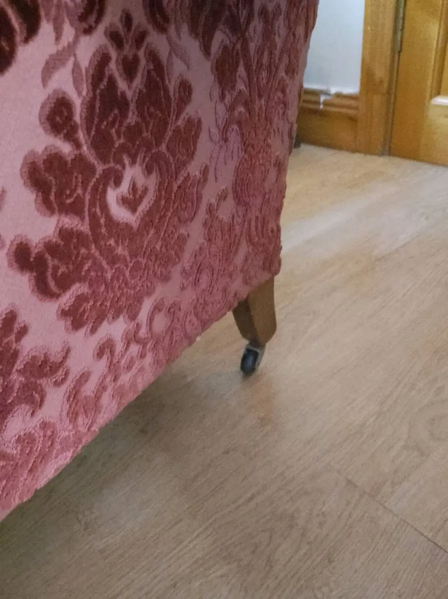 Wingback chair - Image 3