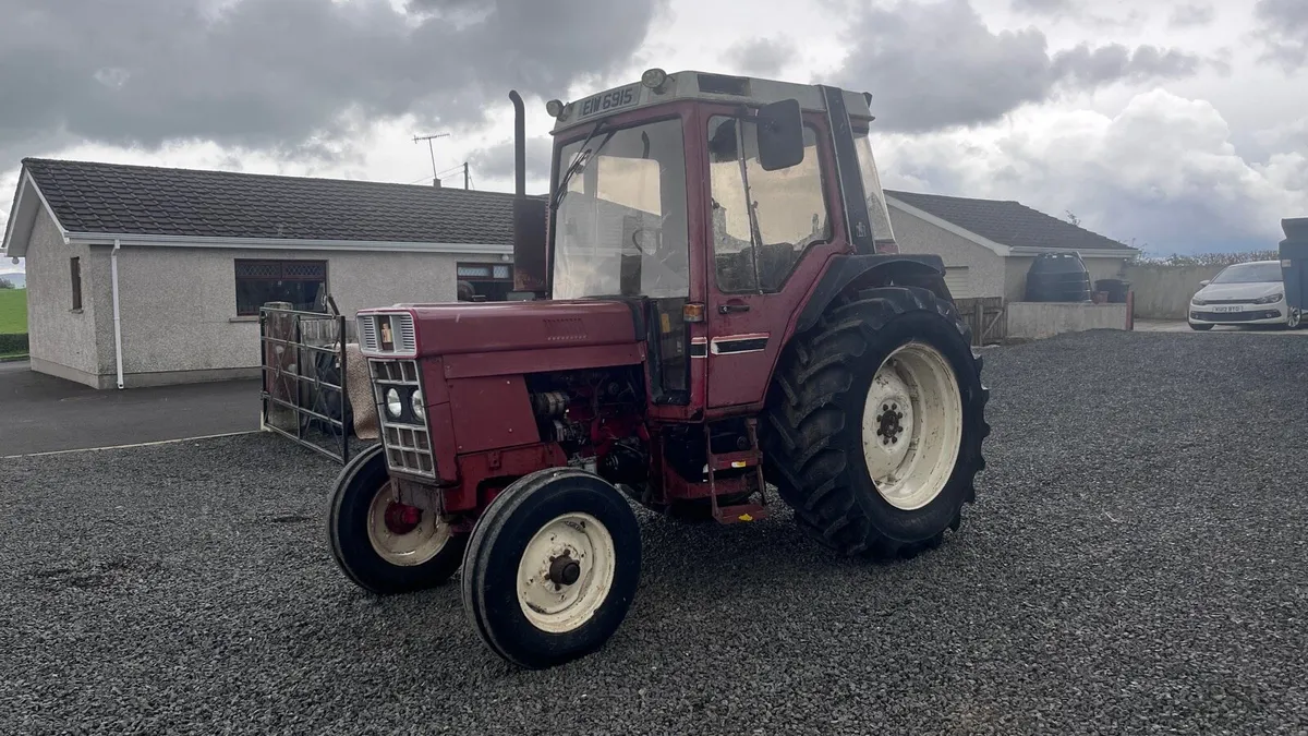 International 885XL - Image 1