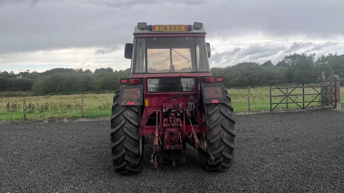 International 885XL - Image 3
