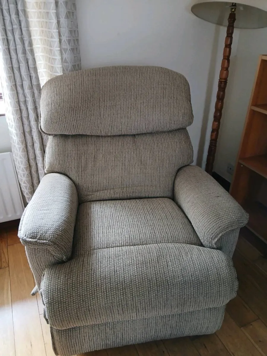 Recliner chair - Image 1