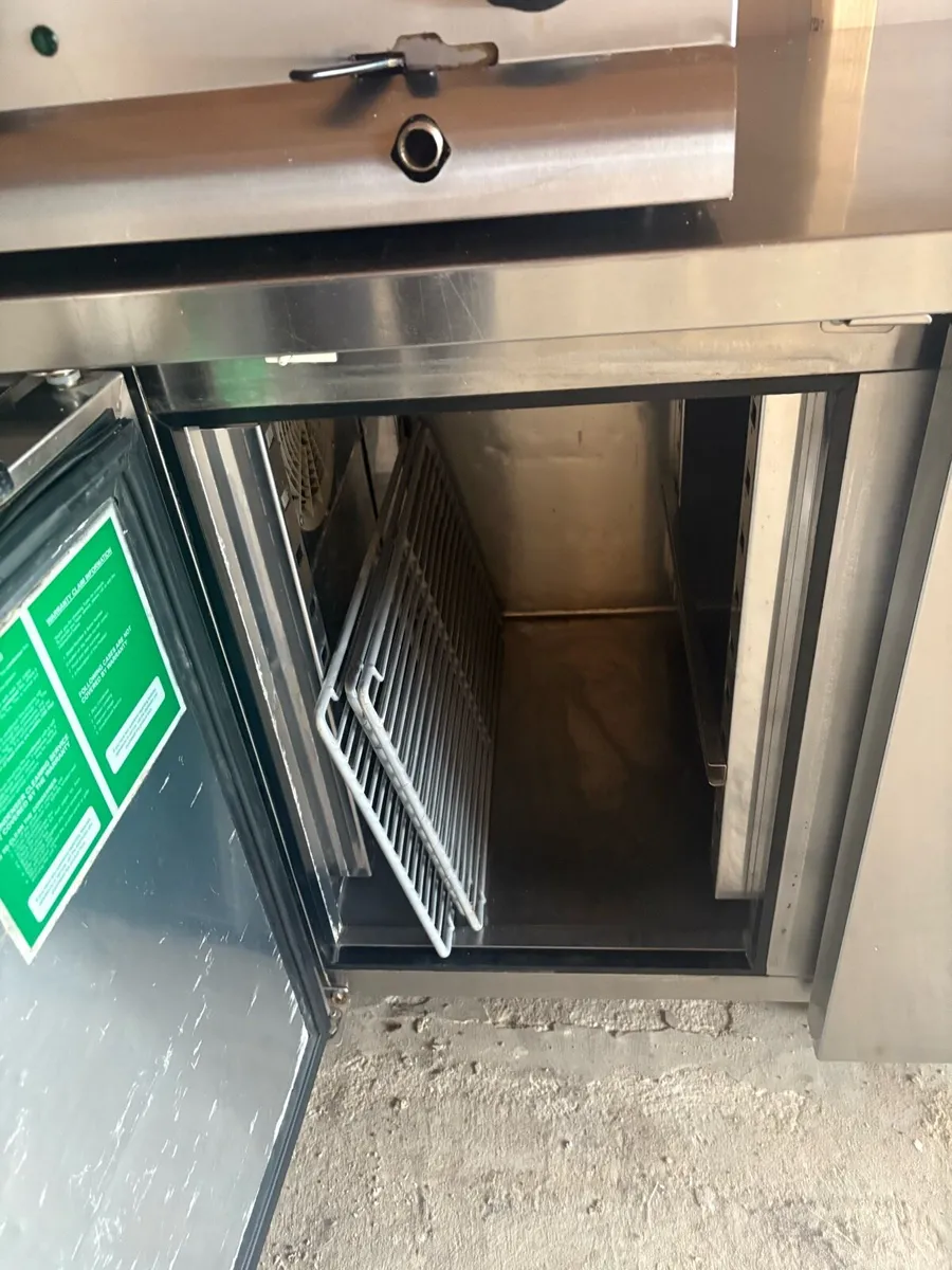 Commercial fridge - Image 2