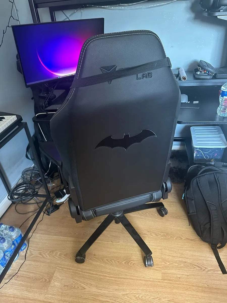 SecretLab Chair Batman Edition - Image 2