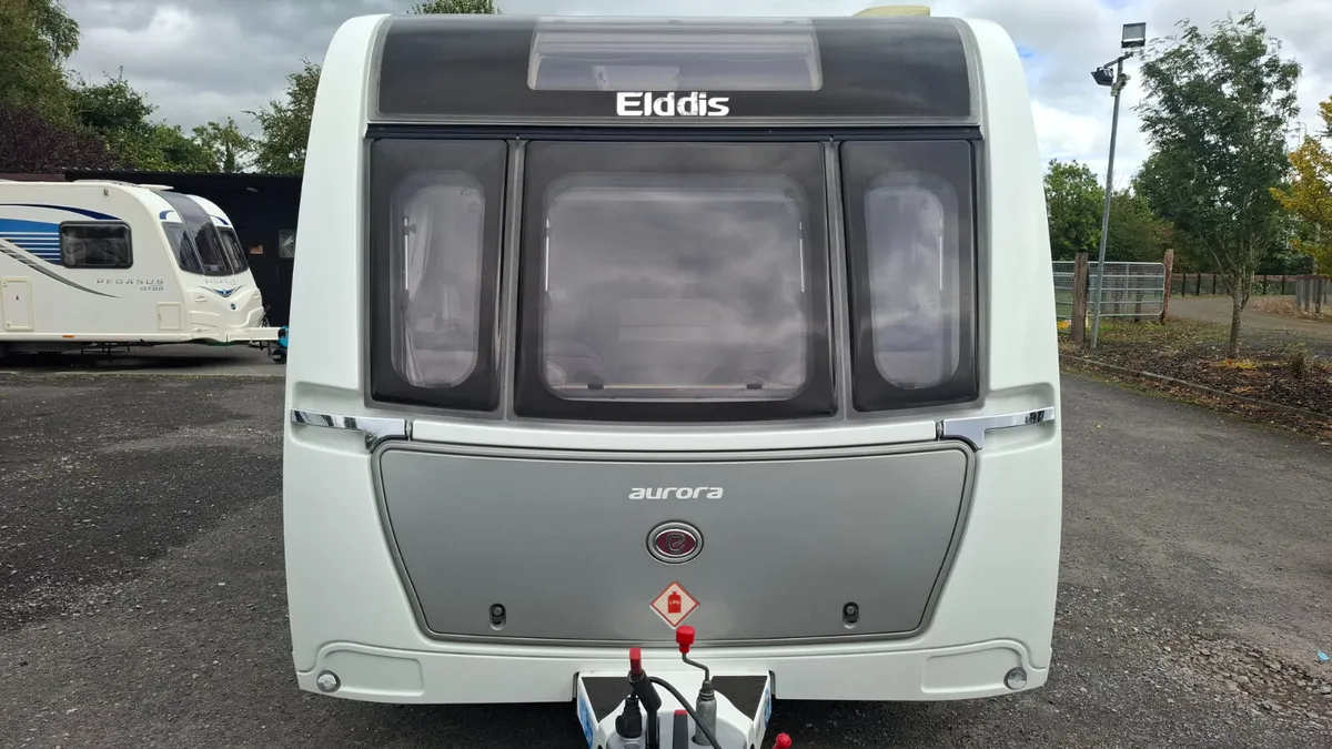 Elddis Crusader Aurora End Bedroom Island Bed - Image 2