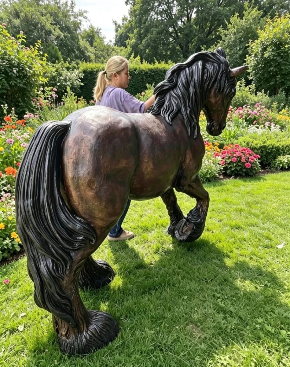 Bronze life size Irish cob sculpture - Image 2