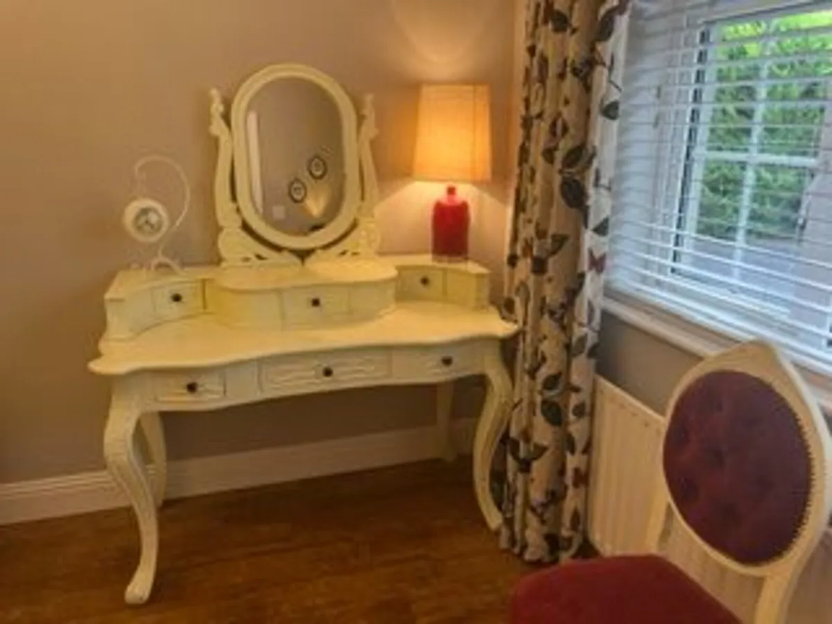 Beautiful French-Style Cream Bedroom Furniture Set - Image 4