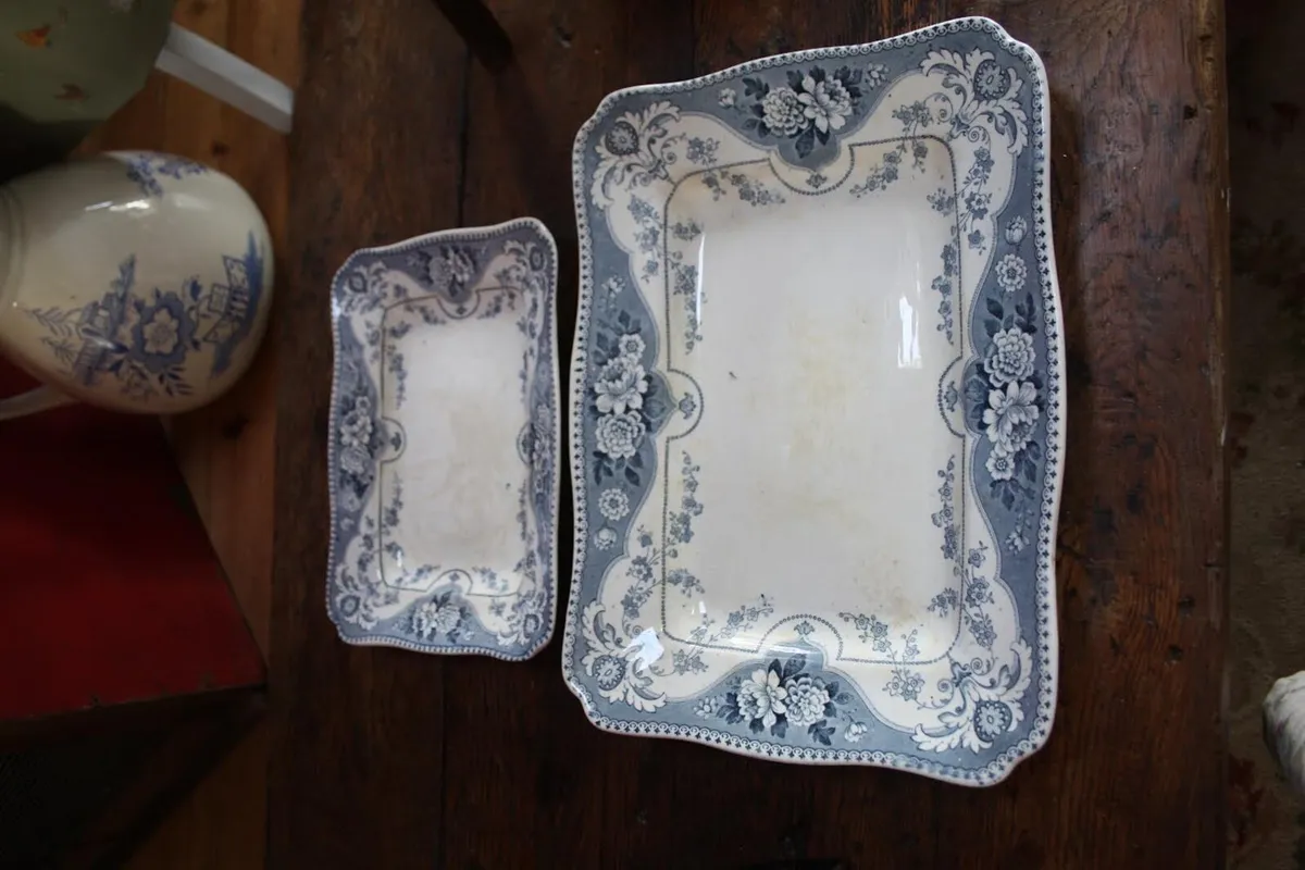 Set of two Antique Platters - Image 1