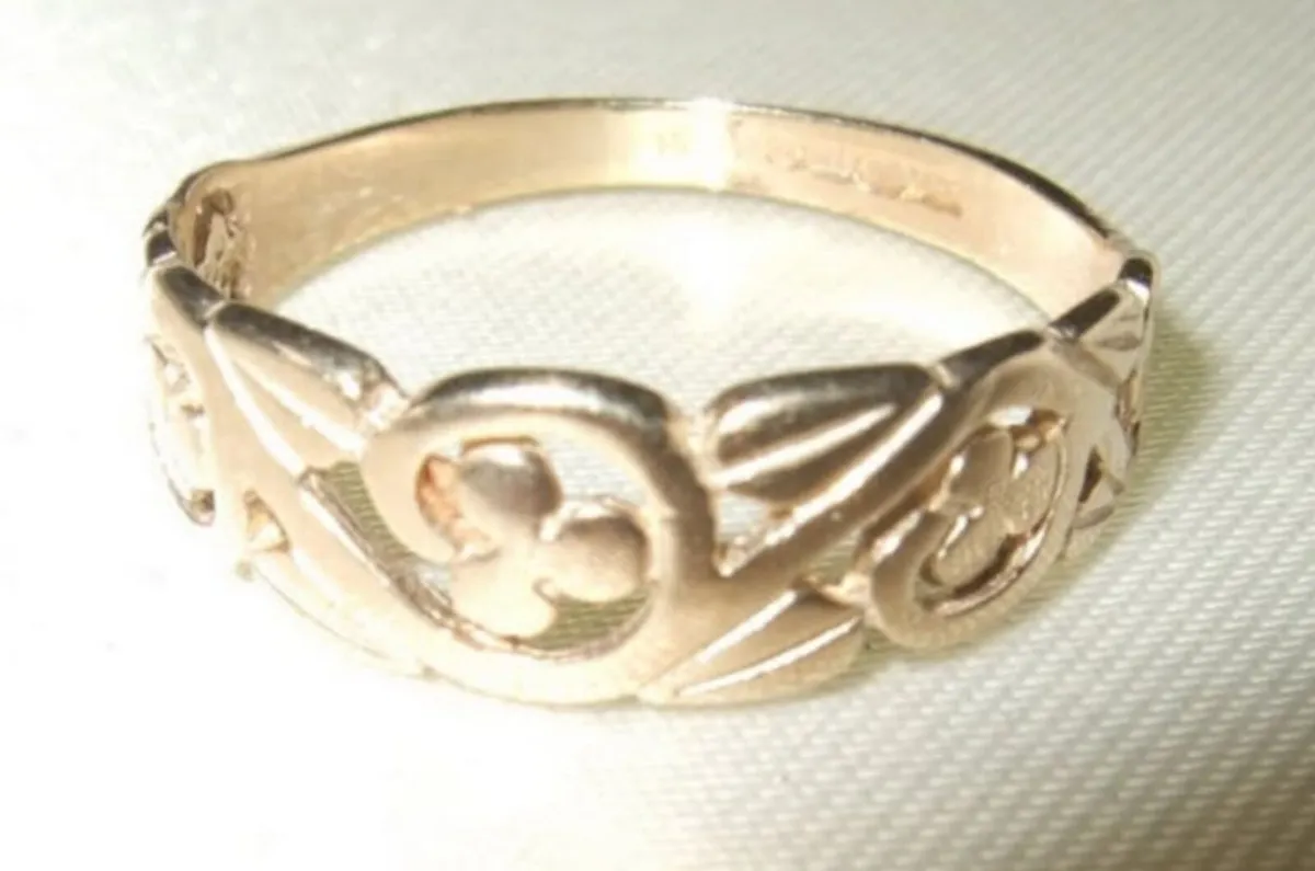 Pristine Vintage 9ct Gold Unisex Band/Wedding Ring - Image 2