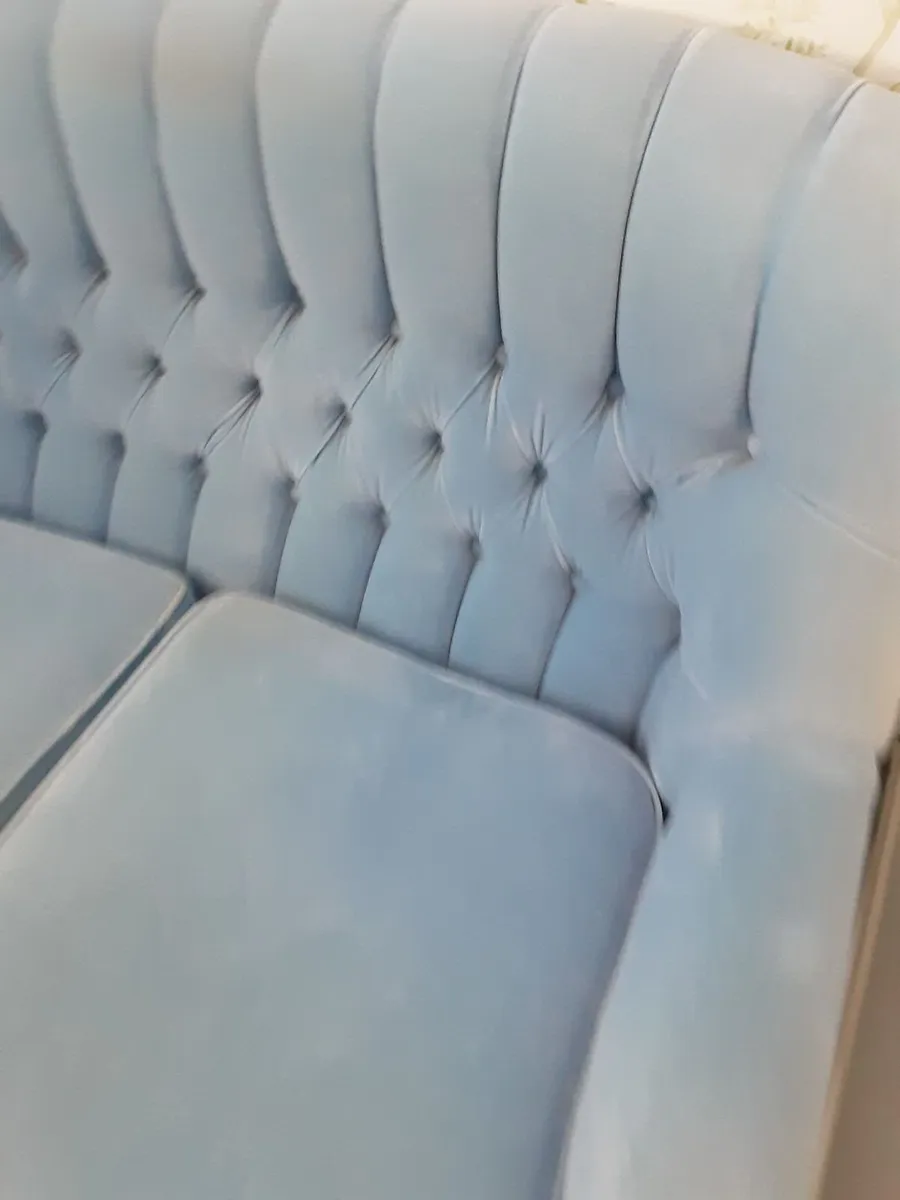 Blue velvet buttoned antique Dutch buttoned sofa - Image 4