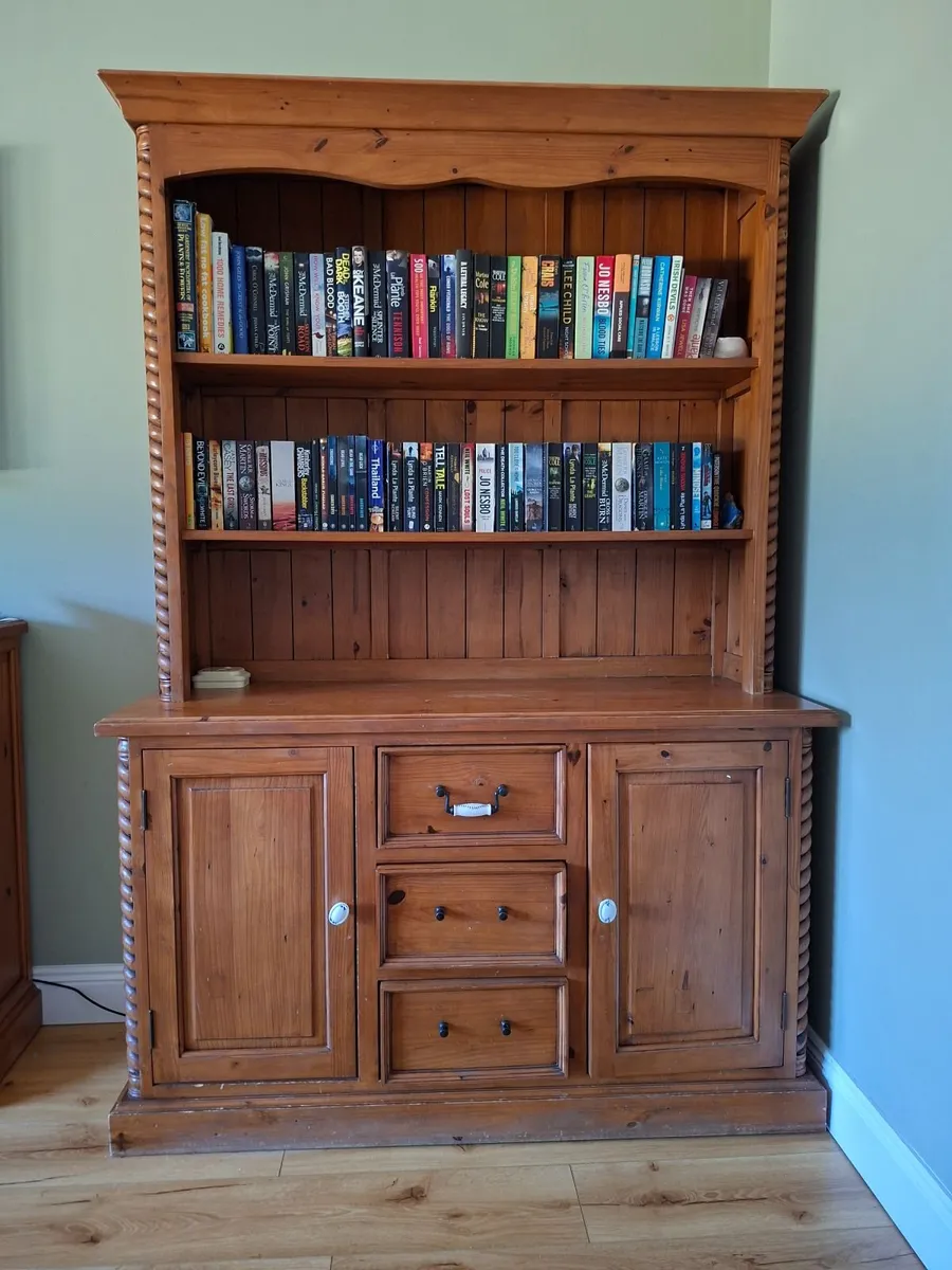 Dresser - Image 2