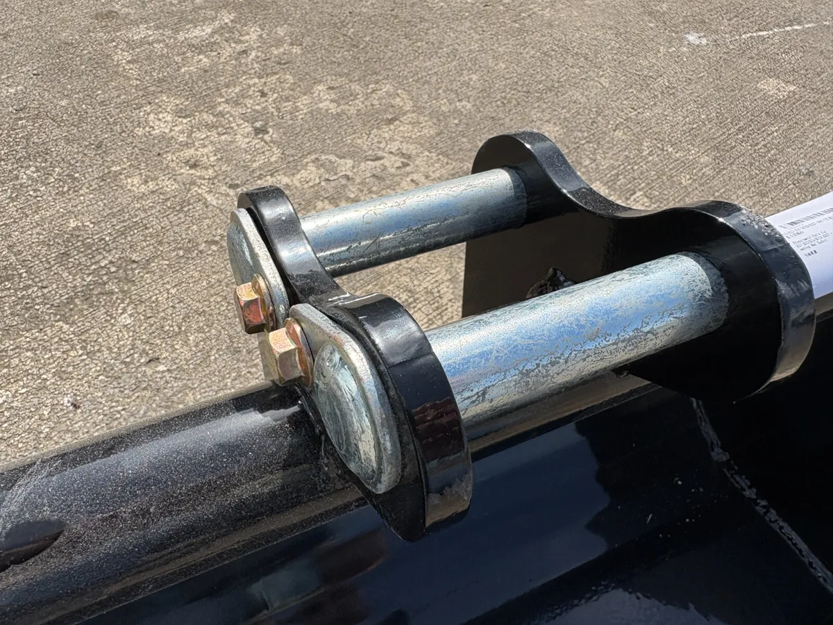 80 CM Grading Bucket - Image 1