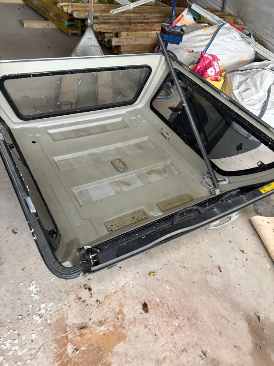 Canopy for black Hilux - Image 2
