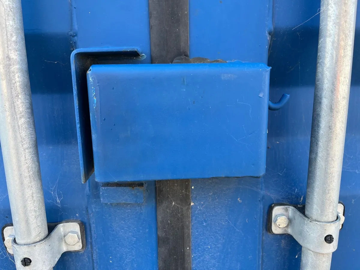 Self Stonage Containers To Rent - Image 3