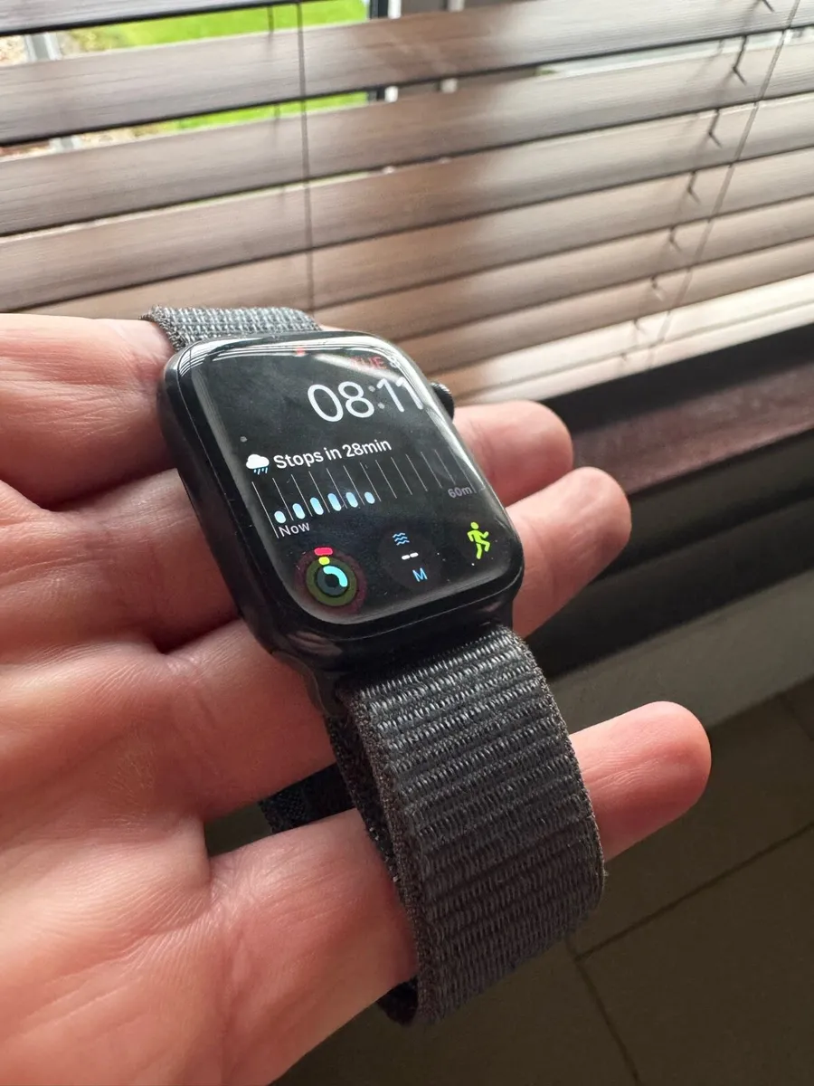 Apple Watch Series 9 - 45mm - Image 2
