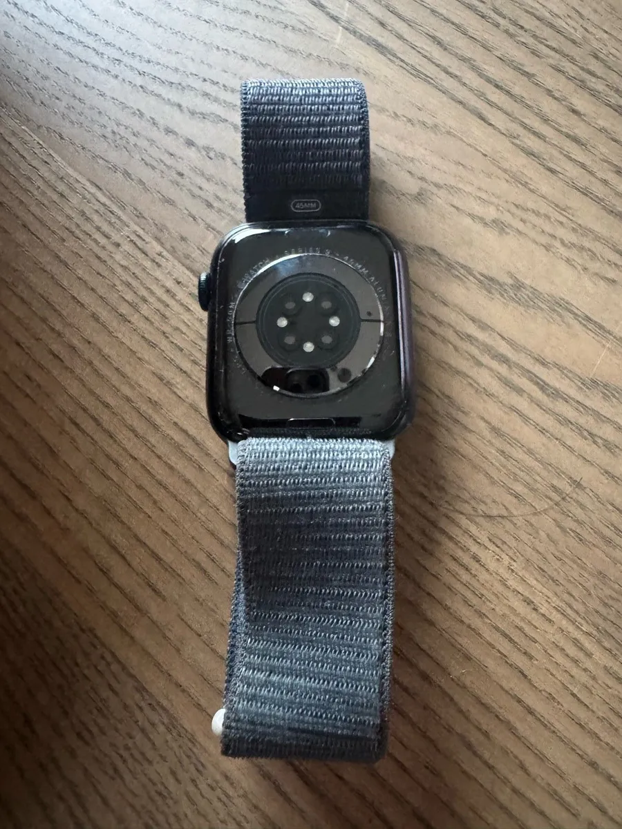 Apple Watch Series 9 - 45mm - Image 3