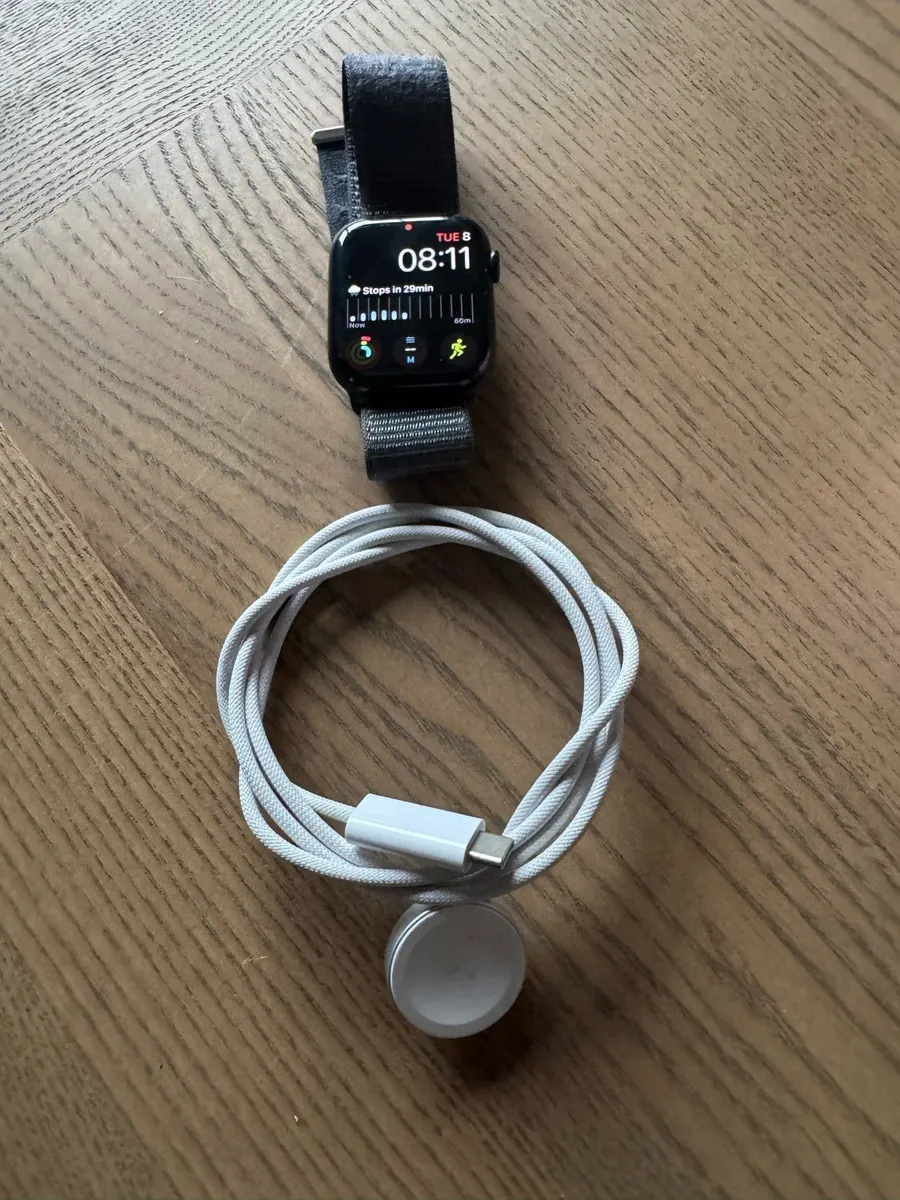 Apple Watch Series 9 - 45mm - Image 4