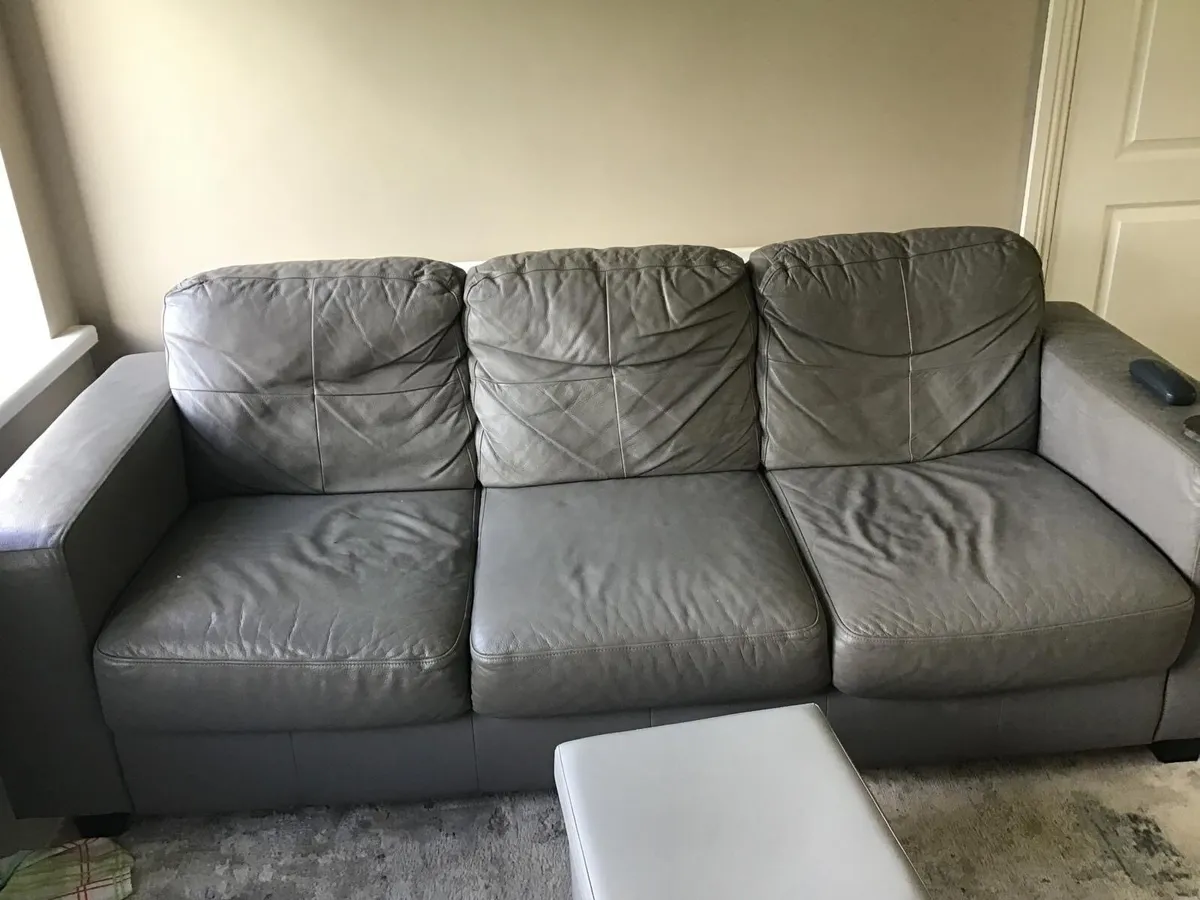 Couches - Image 2