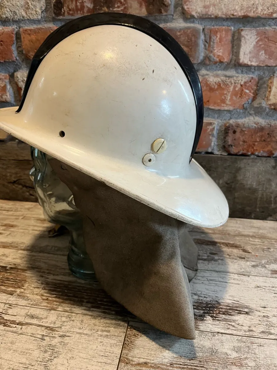 Vintage fire helmet - Image 3