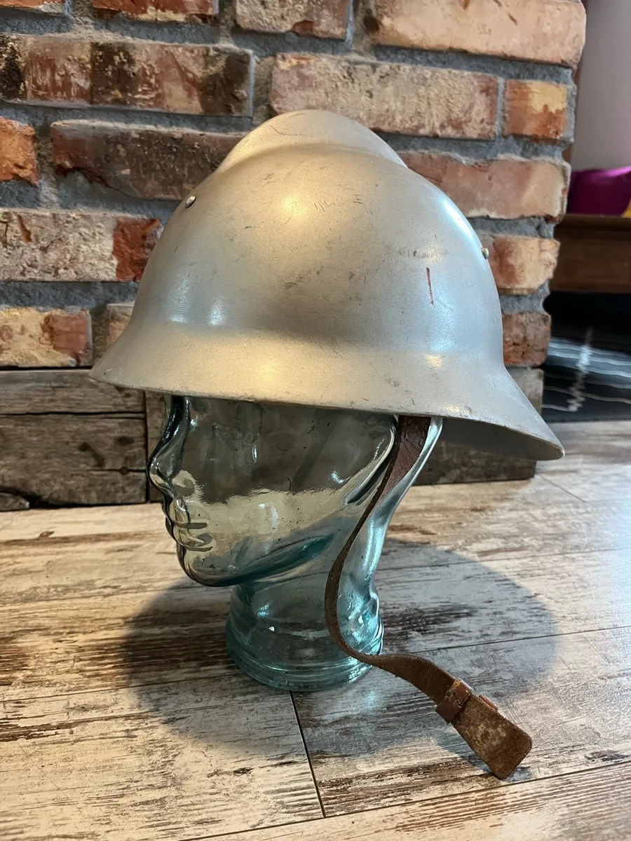 Vintage fire helmet - Image 1