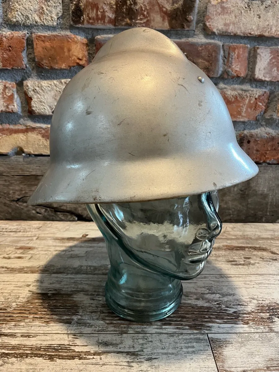 Vintage fire helmet - Image 3