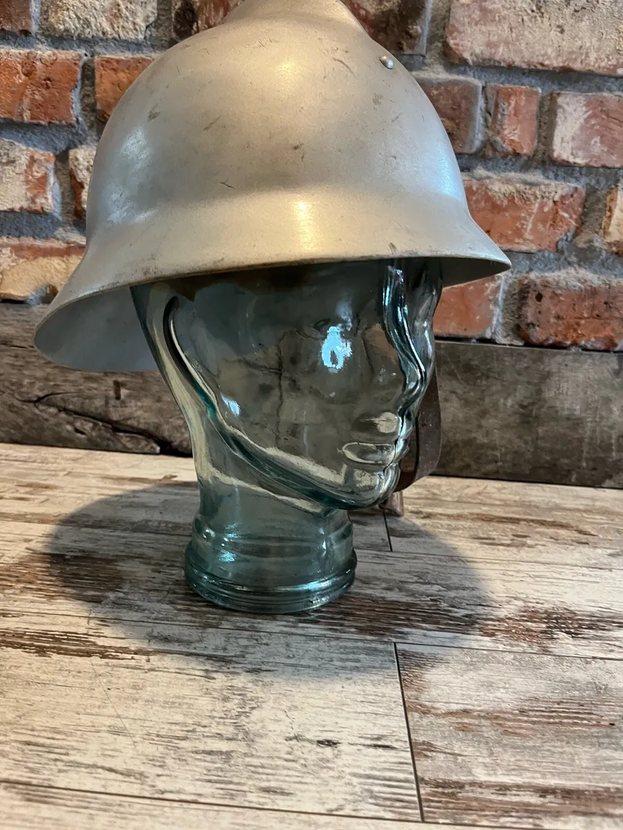 Vintage fire helmet - Image 4
