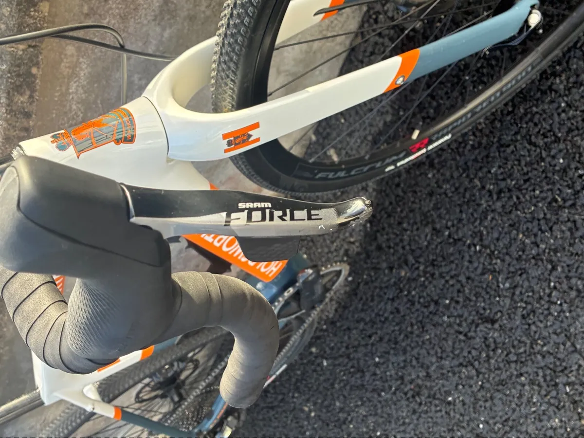 Gravel bike - Image 2