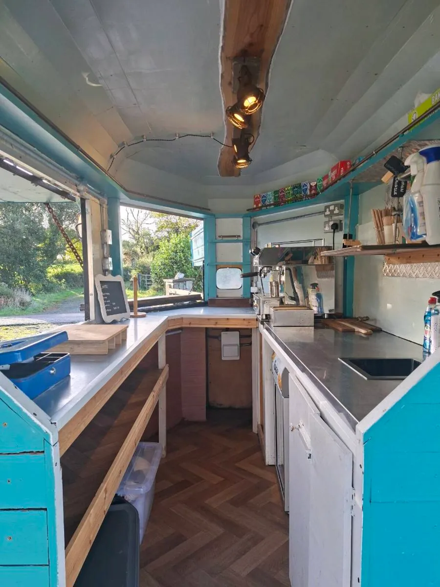 Coffee and food horse trailer - Image 1