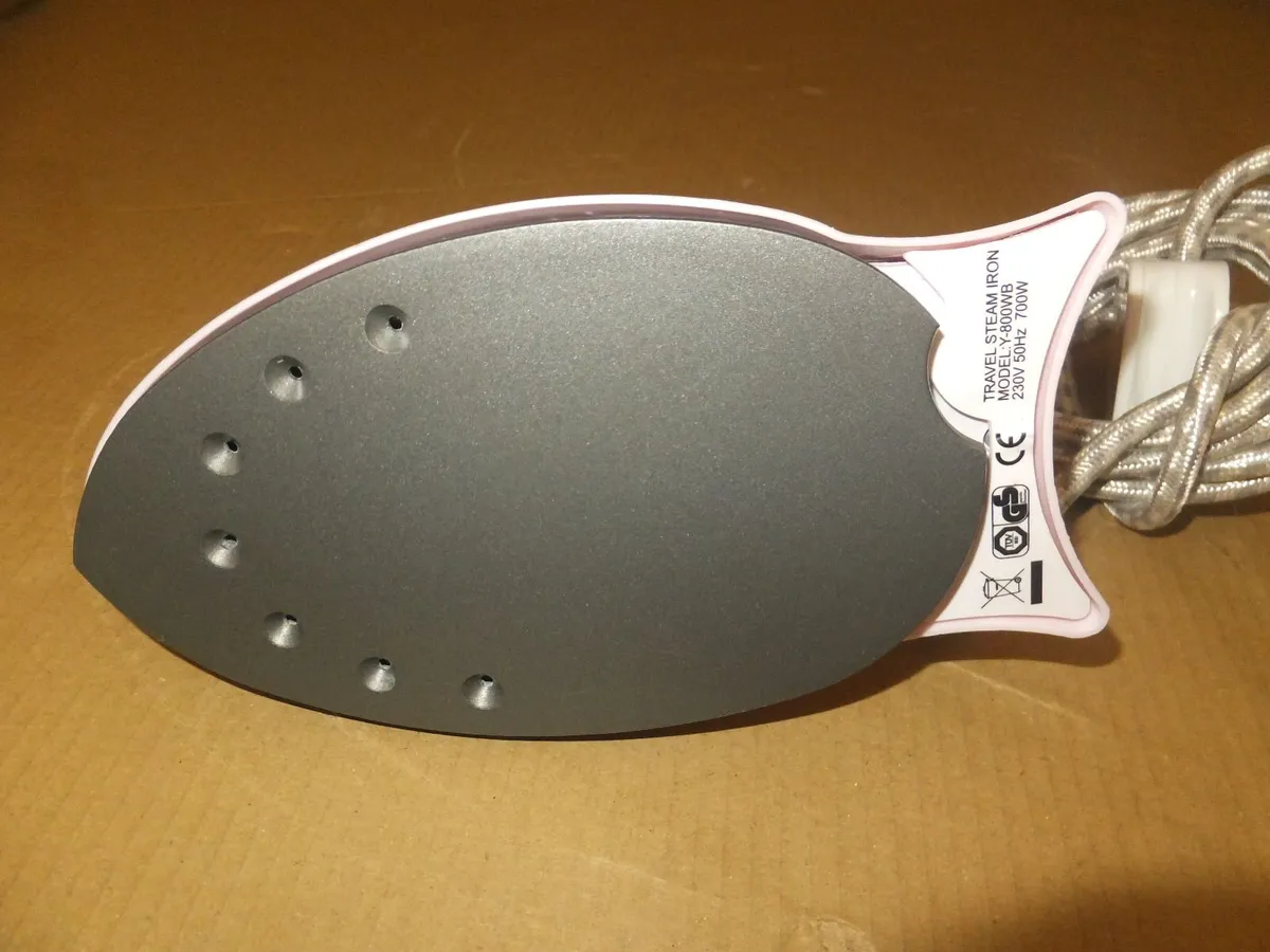 Travel Steam Iron - Image 3