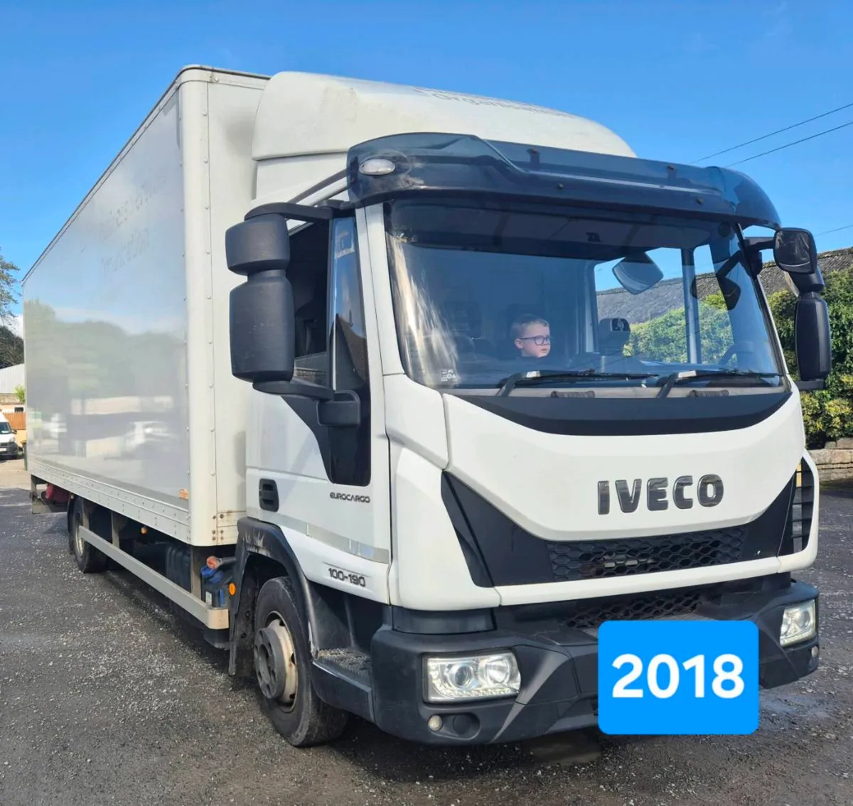 Iveco 100E 190 truck - Image 2