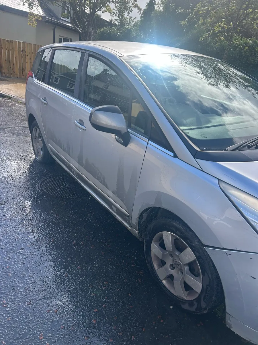 Peugeot 5008 Automatic - Image 3