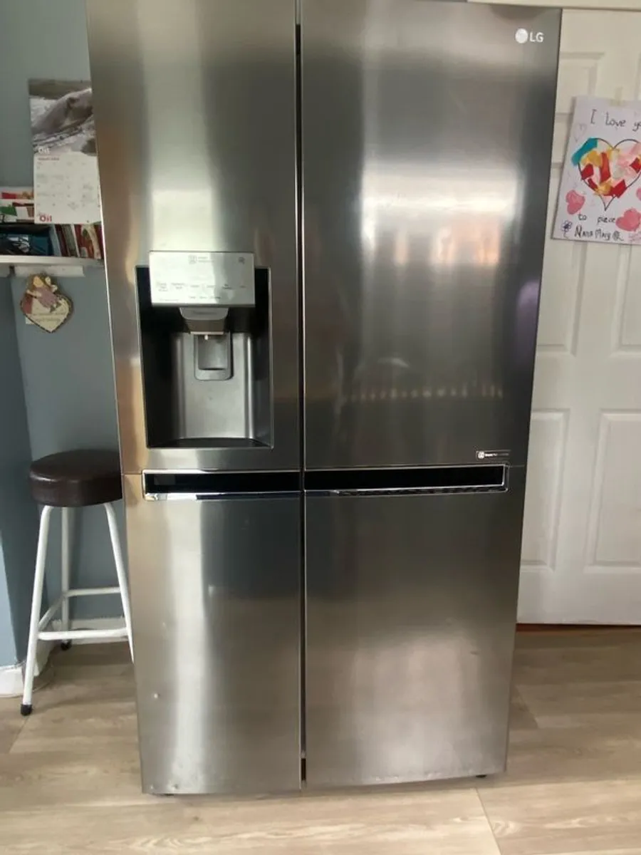 Lg American Fridge Freezer - Image 1