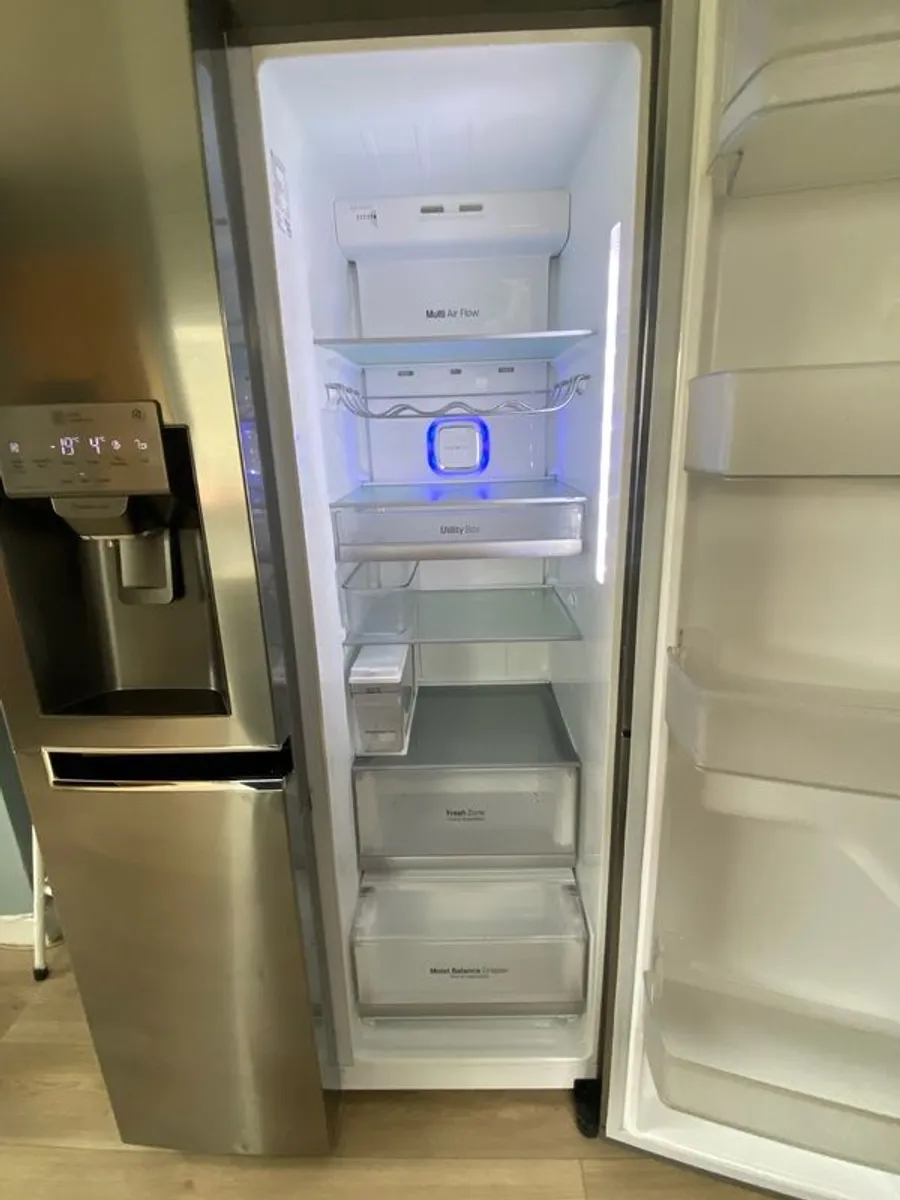 Lg American Fridge Freezer - Image 2