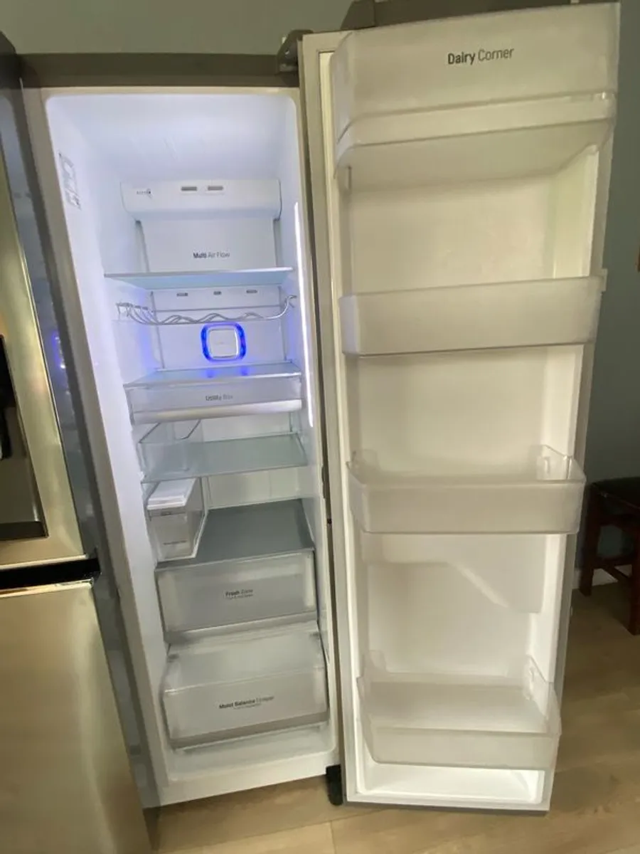 Lg American Fridge Freezer - Image 3