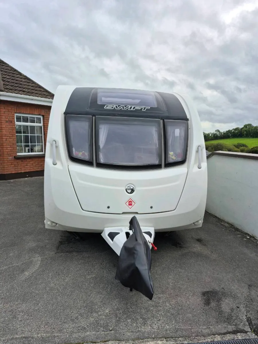 Caravan - Image 1