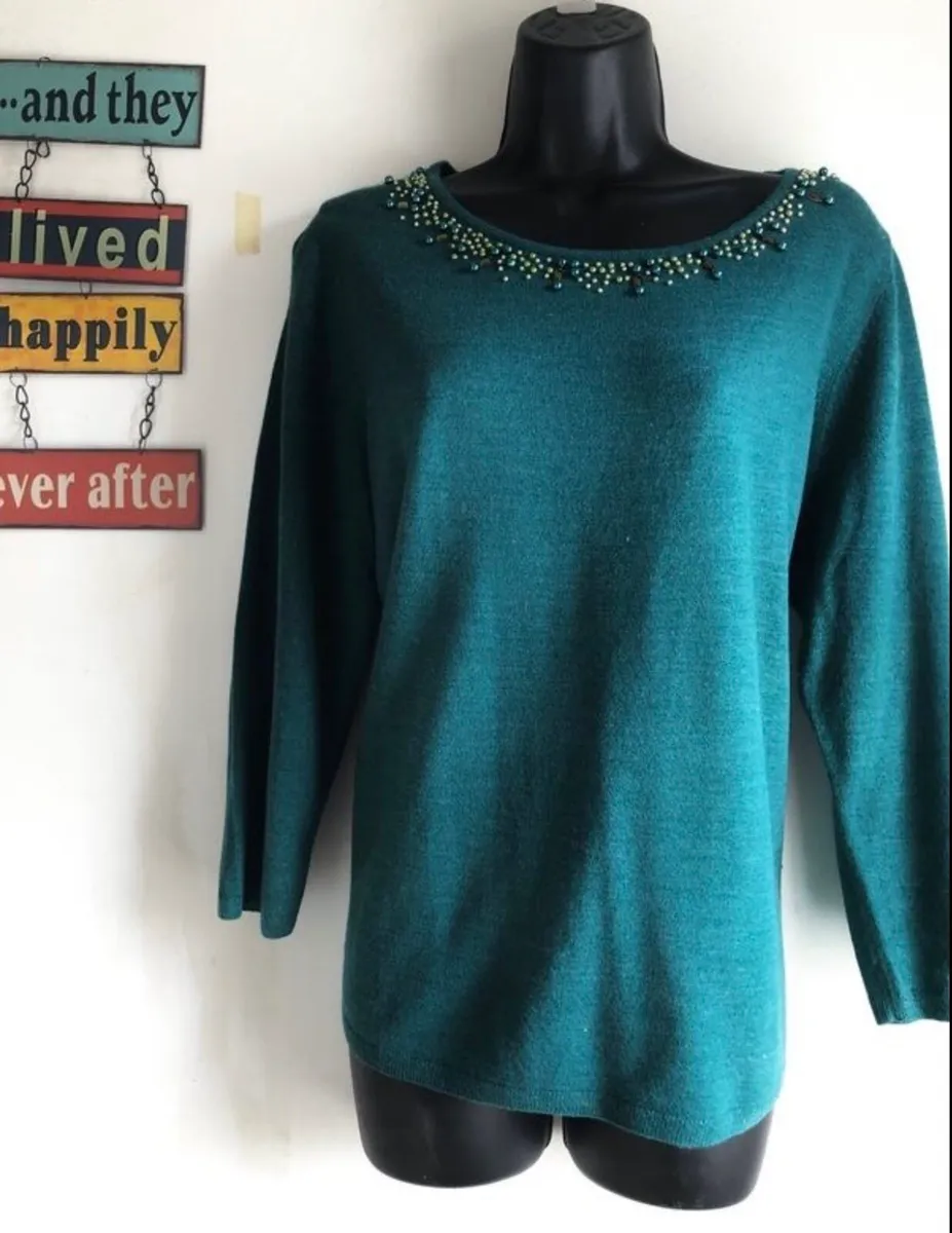 Vintage jumper - Image 4