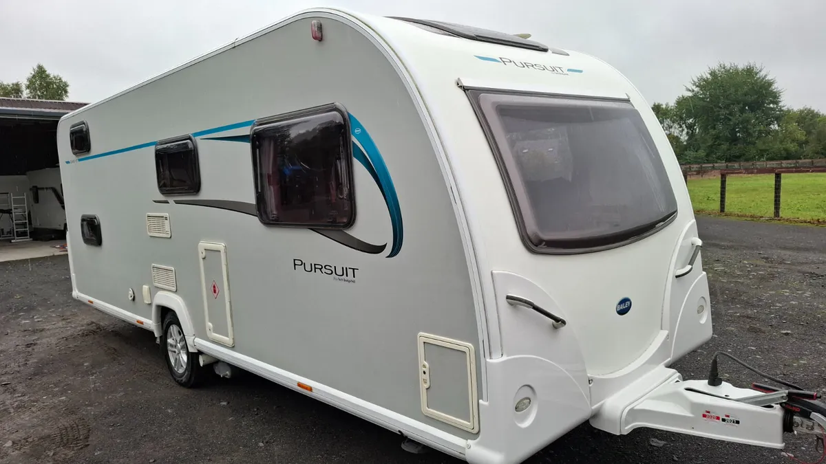 Bailey Pursuit 5 berth caravan - Image 3
