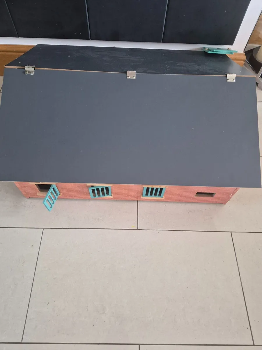 Kids toy shed - Image 1
