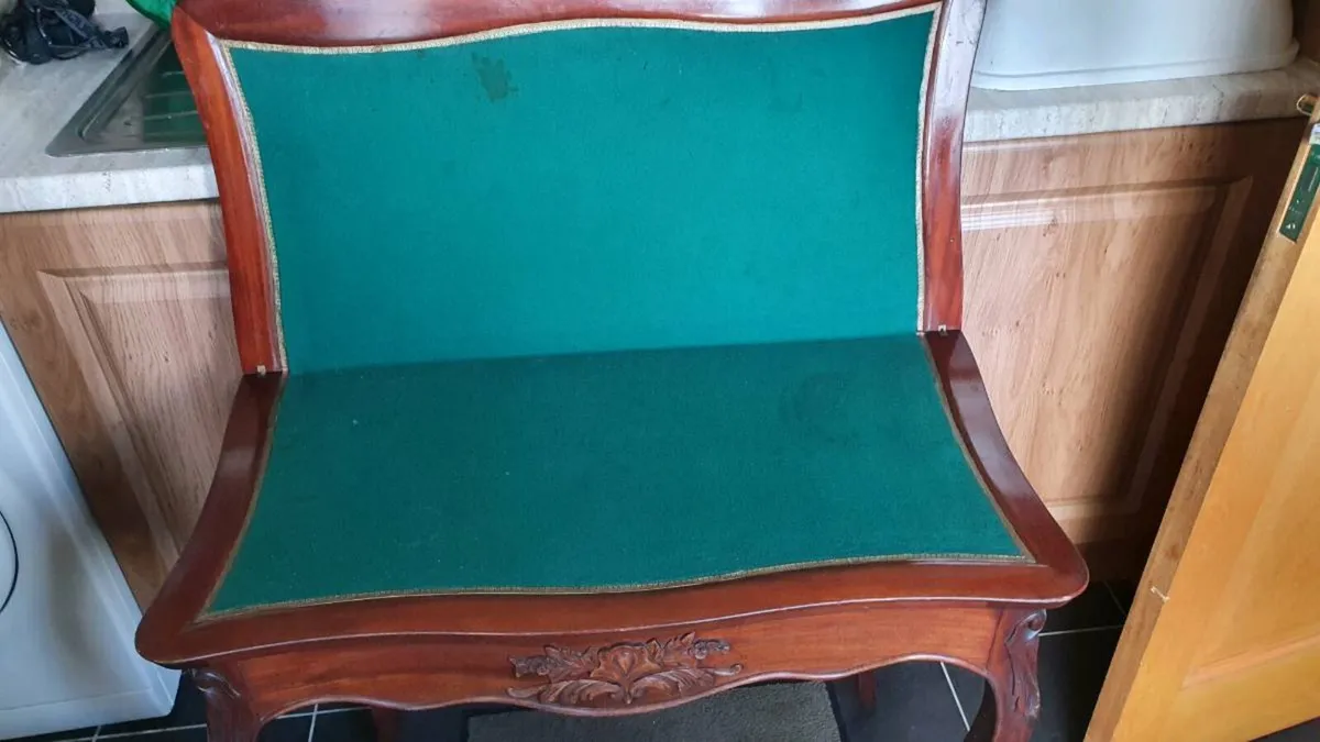 Game table - Image 2