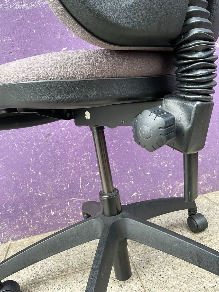 Light Taupe office task chair 80+ in stock - Image 2