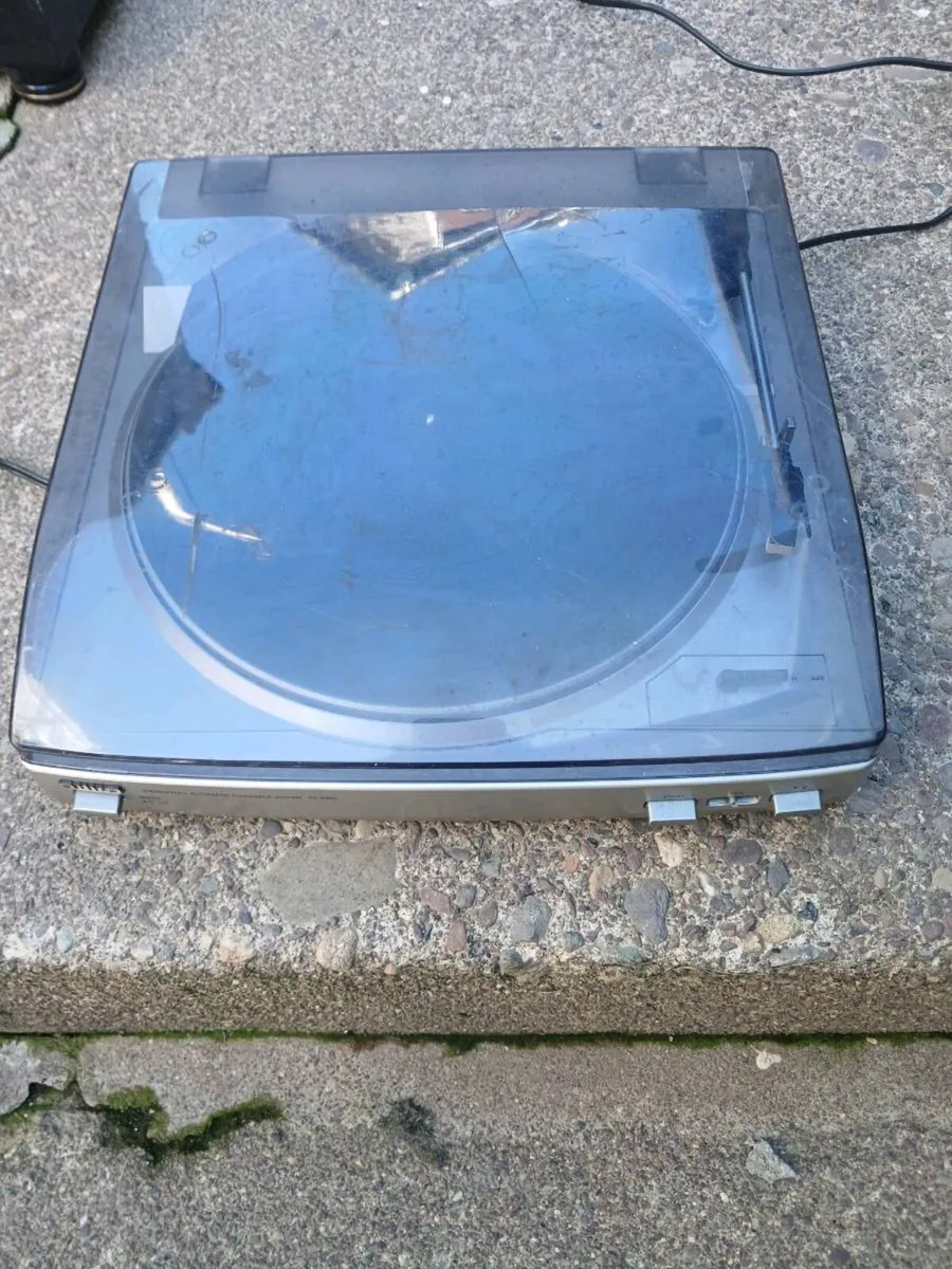 AIWA Vintage Automatic Turntable Record Player - Image 1