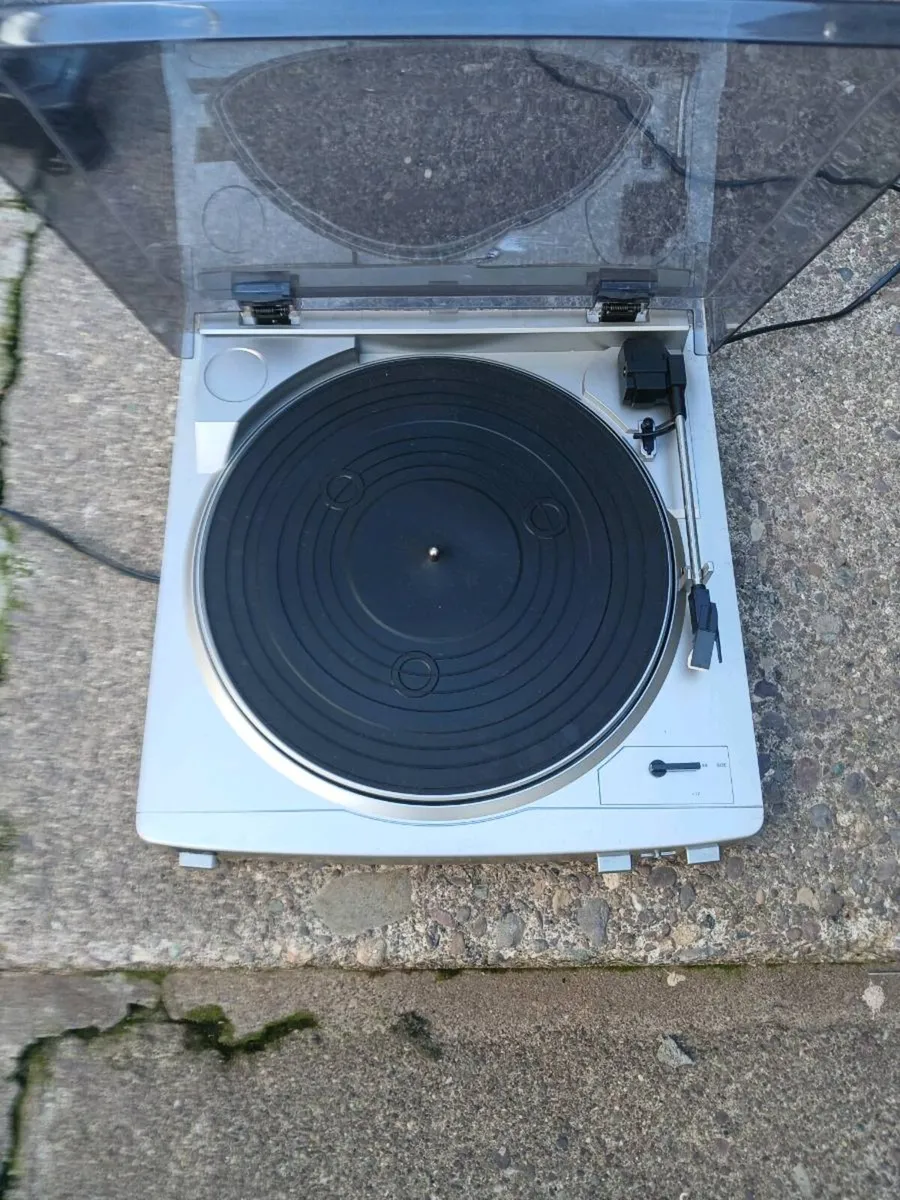 AIWA Vintage Automatic Turntable Record Player - Image 2