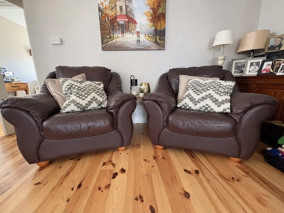 Leather Sofa and matching Armchairs - Image 2