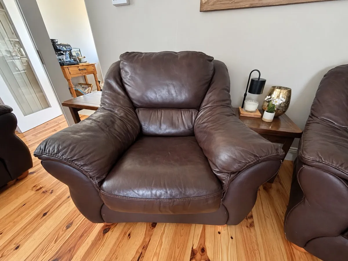 Leather Sofa and matching Armchairs - Image 4