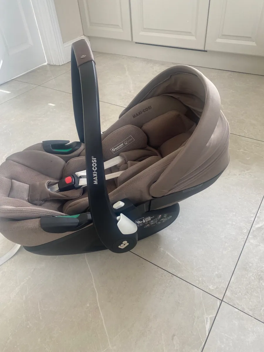 Maxi-Cosi Pebble 360 Pro2 Car Seat - Image 2