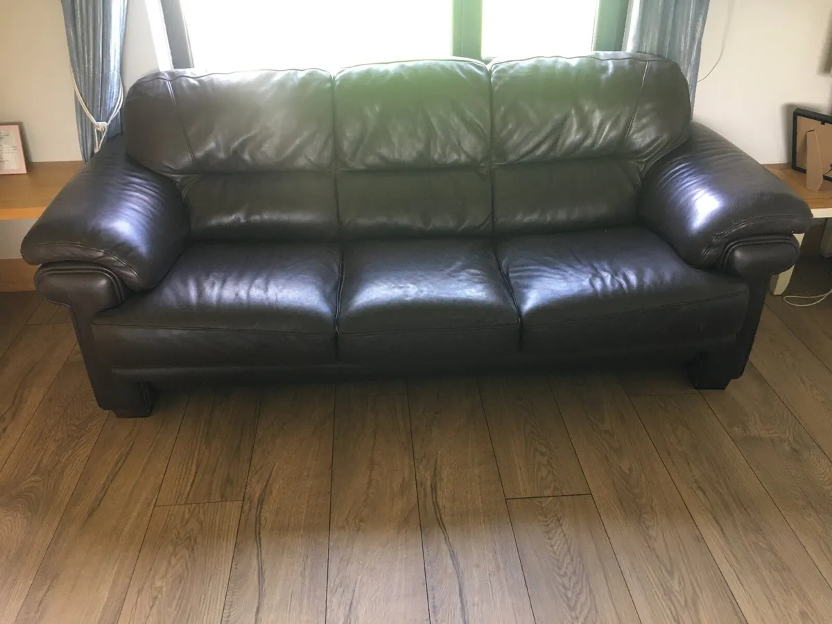Couch - Image 2