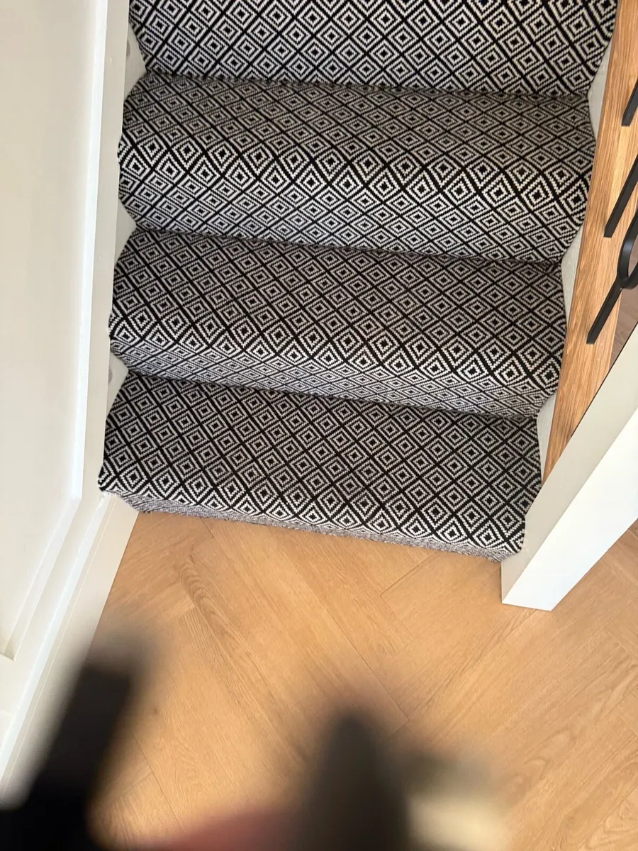 Carpet for set of stairs - Image 4