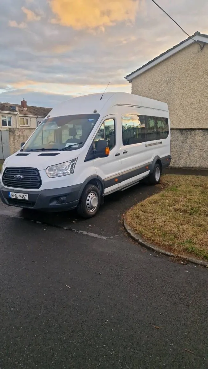 Mini bus hire - Image 2