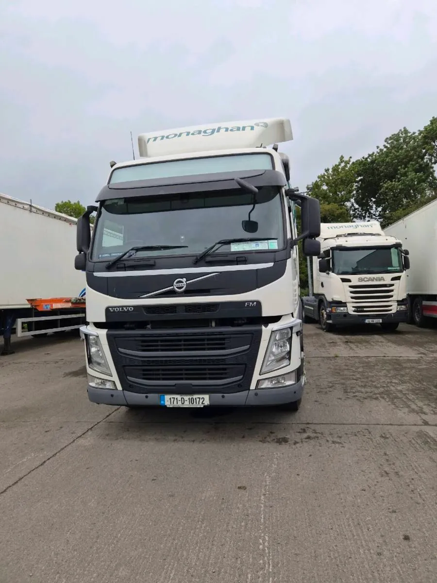 Scanias & volvos - Image 4