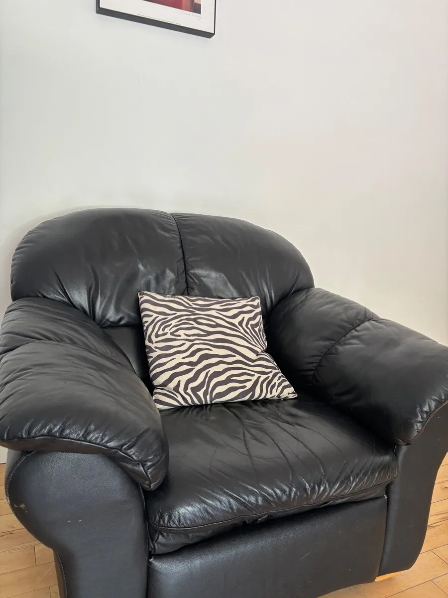 Couch - Image 3